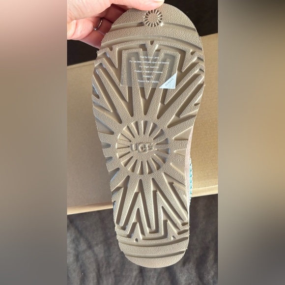 Brand new never worn Tasman UGG - Picture 6 of 9